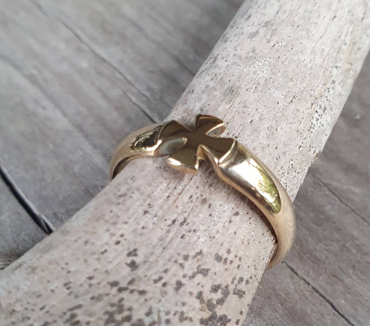 Small gold cross ring,9k,solid 9ct gold(not plated),pinkie ring,mini cross,even sided cross, steampunk,gothic,knights templarl