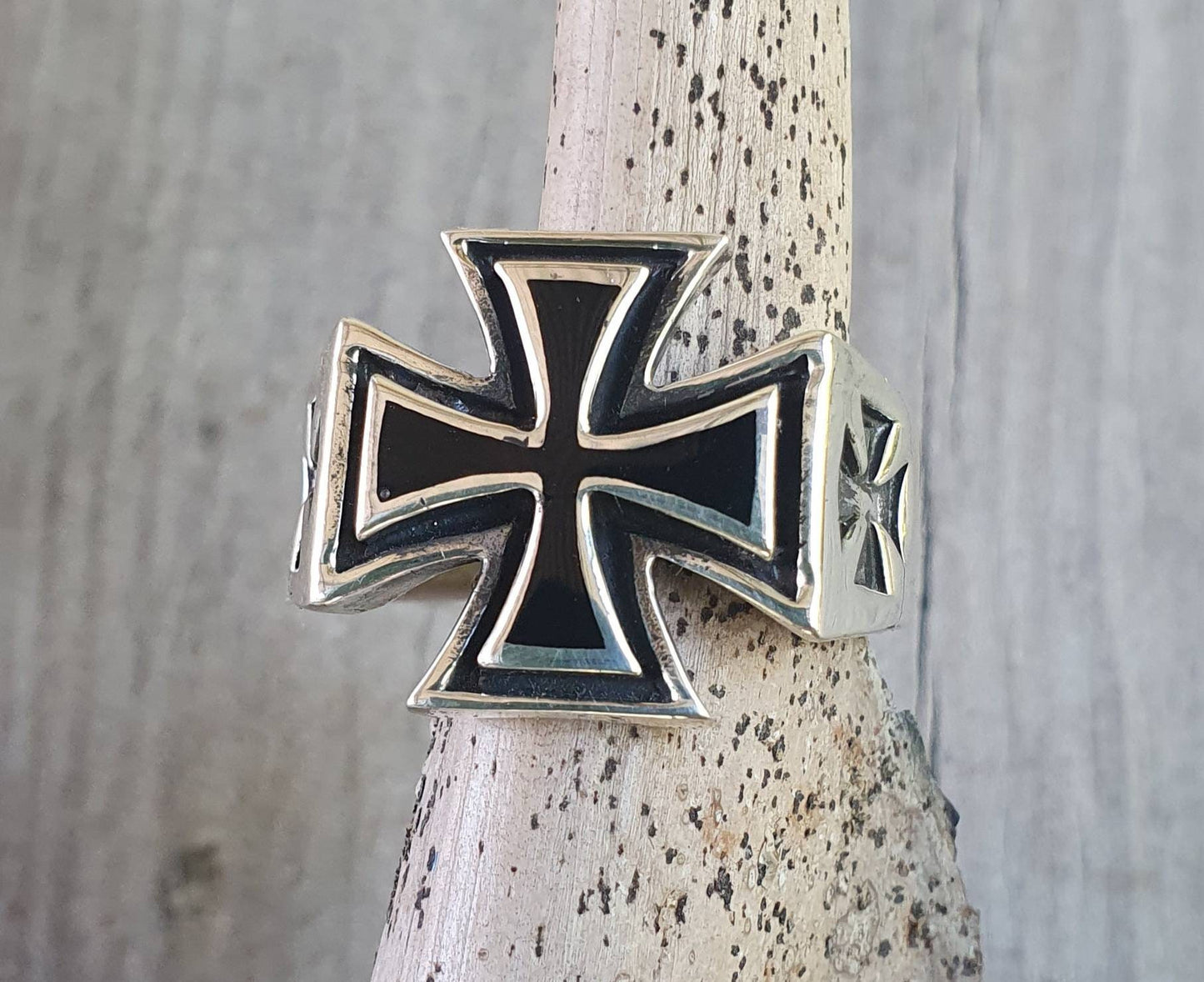 Solid cross ring,sterling silver 925,black enameled,size 12.5 cross,chopper, even cross,solid back ring ,gothic,Celtic cross,knights templar
