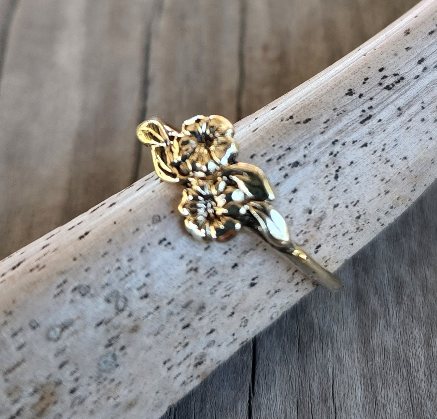 Gold Flower ring,9k dainty,petite ring,pinkie ring,boho,shabby shic,