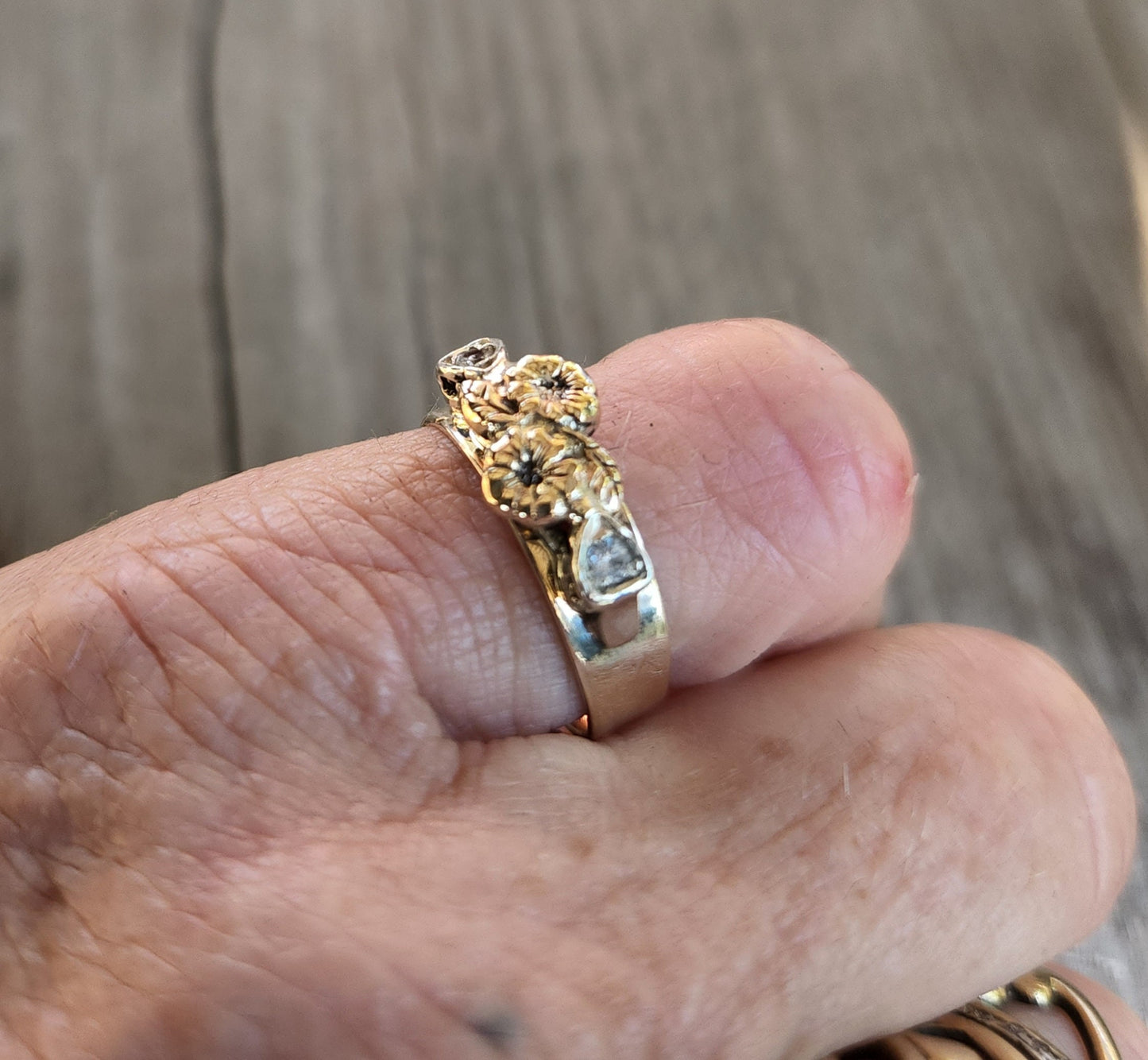 Gold Flower ring,9k vintage upcycled ring,dainty,pinkie ring,boho,shabby shic,