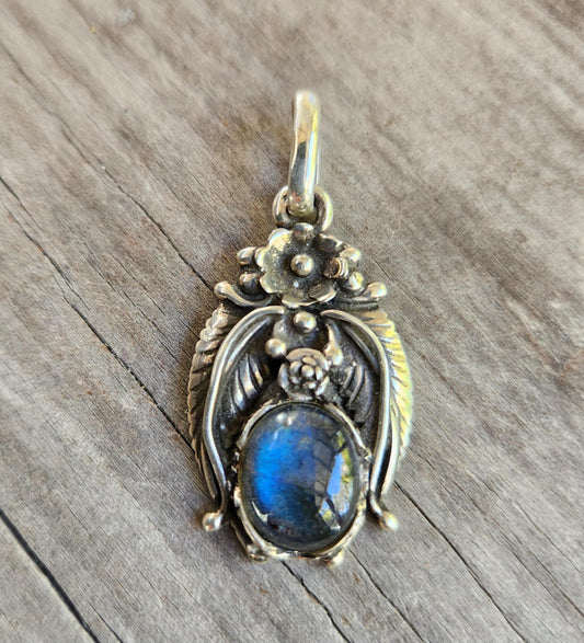 Labradorite pendant,sterling silver,Navajo Indian style,flower,leaf,boho,gypsy,tribal,handmade,gemstone necklace