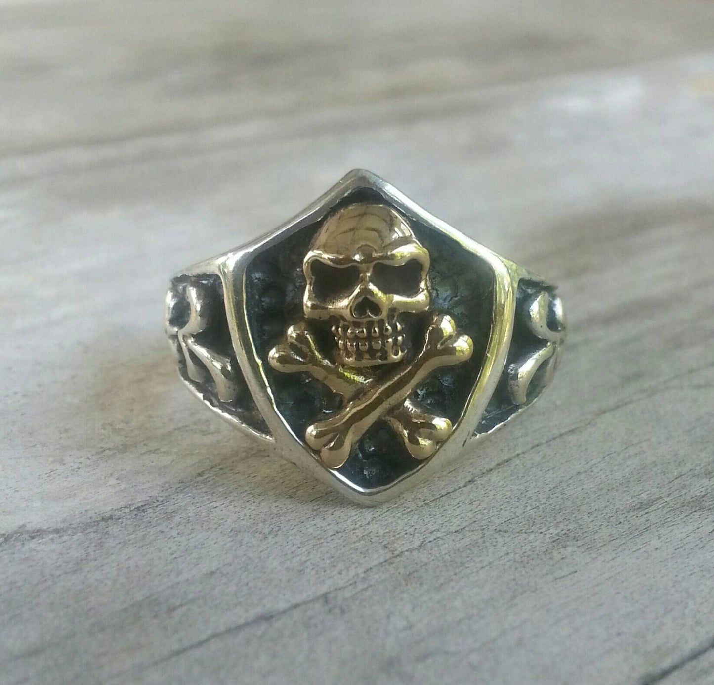 9K skull and crossbone ring,Two tone,9ct gold and sterling silver,pirate ring, steampunk gothic punk