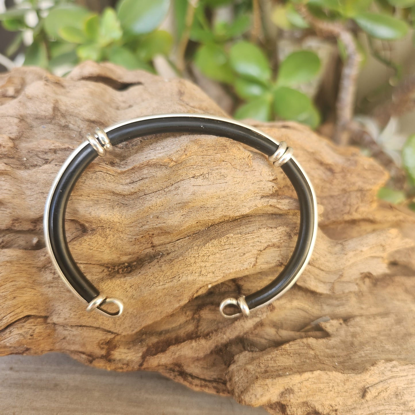 Silver and leather bracelet,925 sterling silver,mens silver cuff
