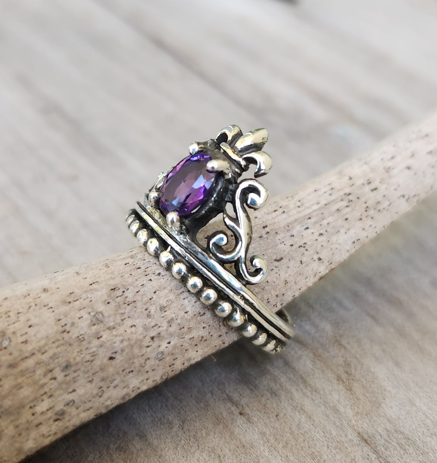 Amethyst ring,vintage scroll,925 sterling silver,fluer d lil crown,steampunk,art nouveau,long ring, victorian,boho,gypsy,handmade,