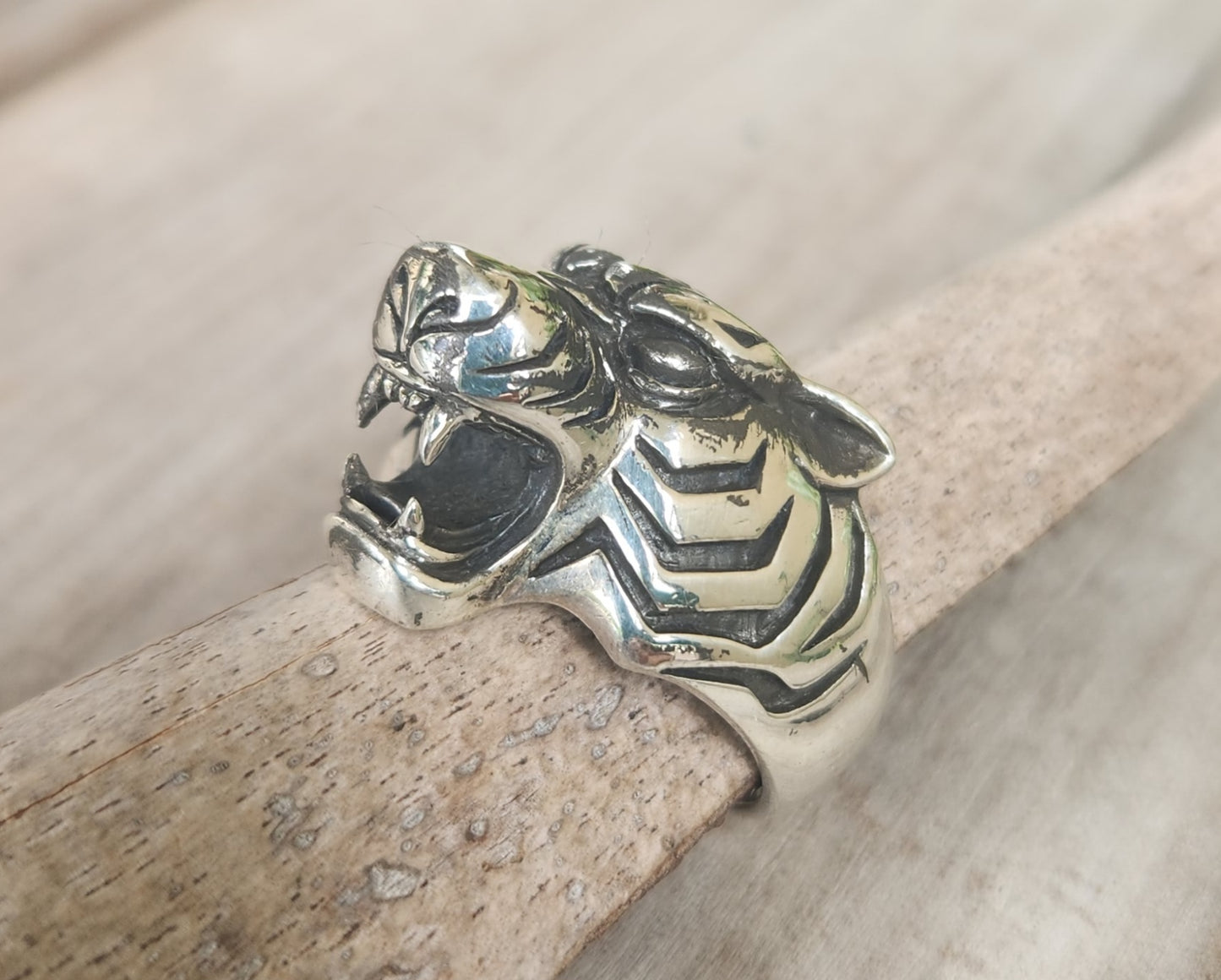 tiger ring,925 sterling silver,Large tiger,rockabilly,chunky ring,