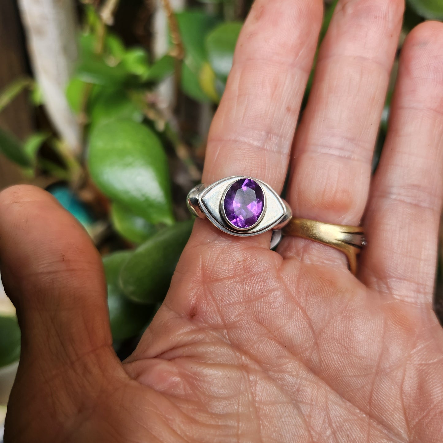 Amethyst ring,925 sterling silver,chunky eye shaped design.simple and modern,handmade, ring,goddess,boho