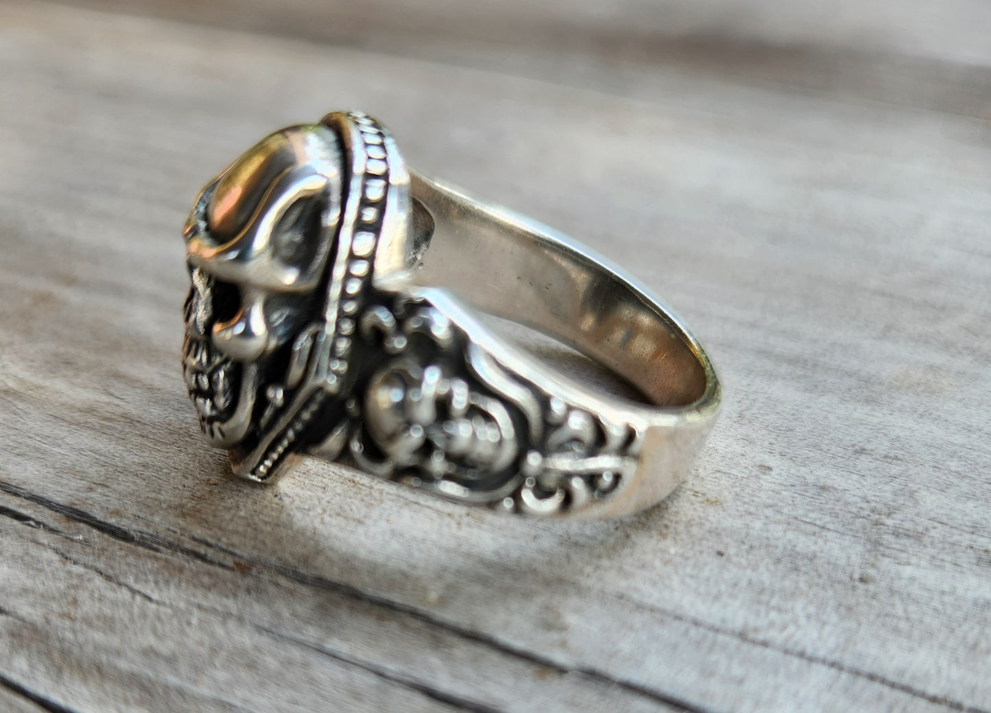 skull ring,925 sterling silver,pirate skull,ladies skull ring,handmade,gothic, punk,steampunk,pinkie skull ring,biker