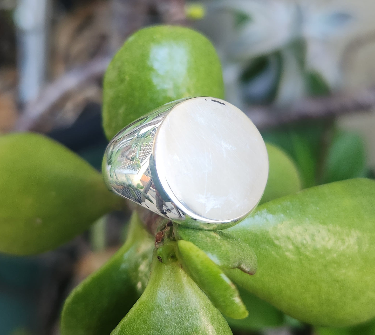 Large Round signet ring,925 sterling silver,20gms solid plain heavy wide ring