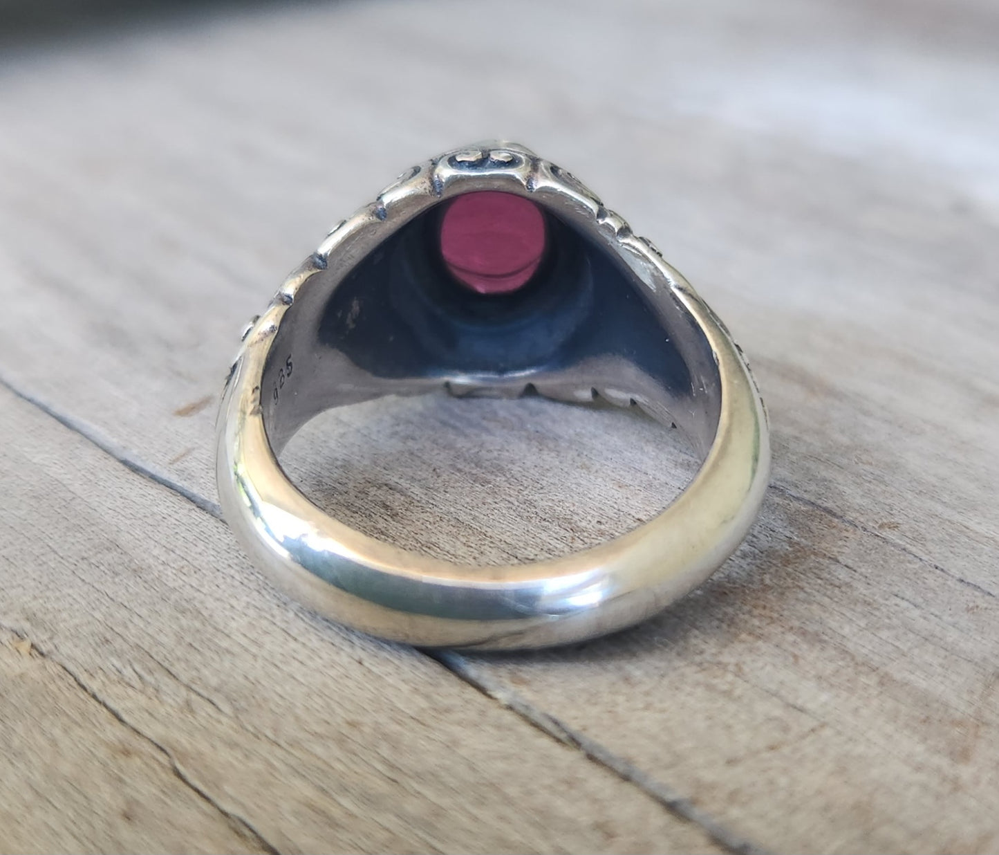 Garnet cabachon ring,925 sterling silver, swirl,wave design