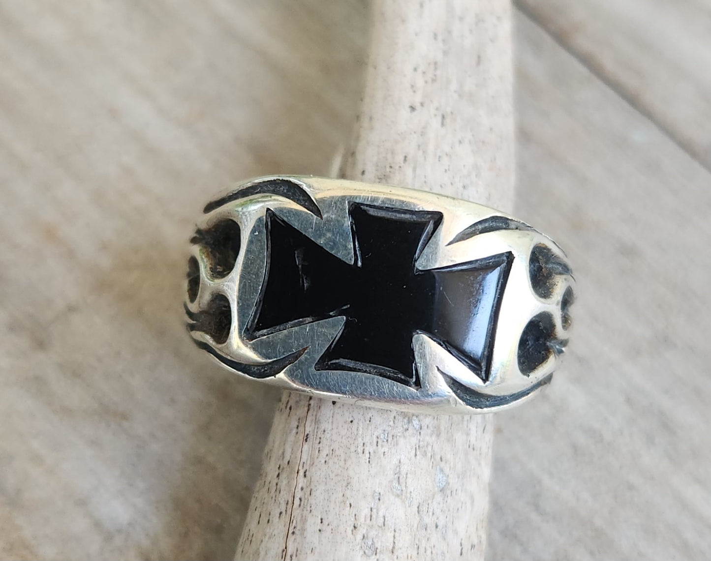 Black maltese cross ring,925 sterling silver,flame ring,steampunk,cross,gothic,punk,men's fashion,Celtic cross,chunky ring,knights templar