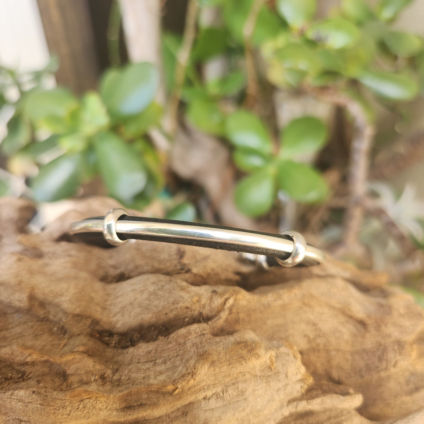 Silver and leather bracelet,925 sterling silver,mens silver cuff