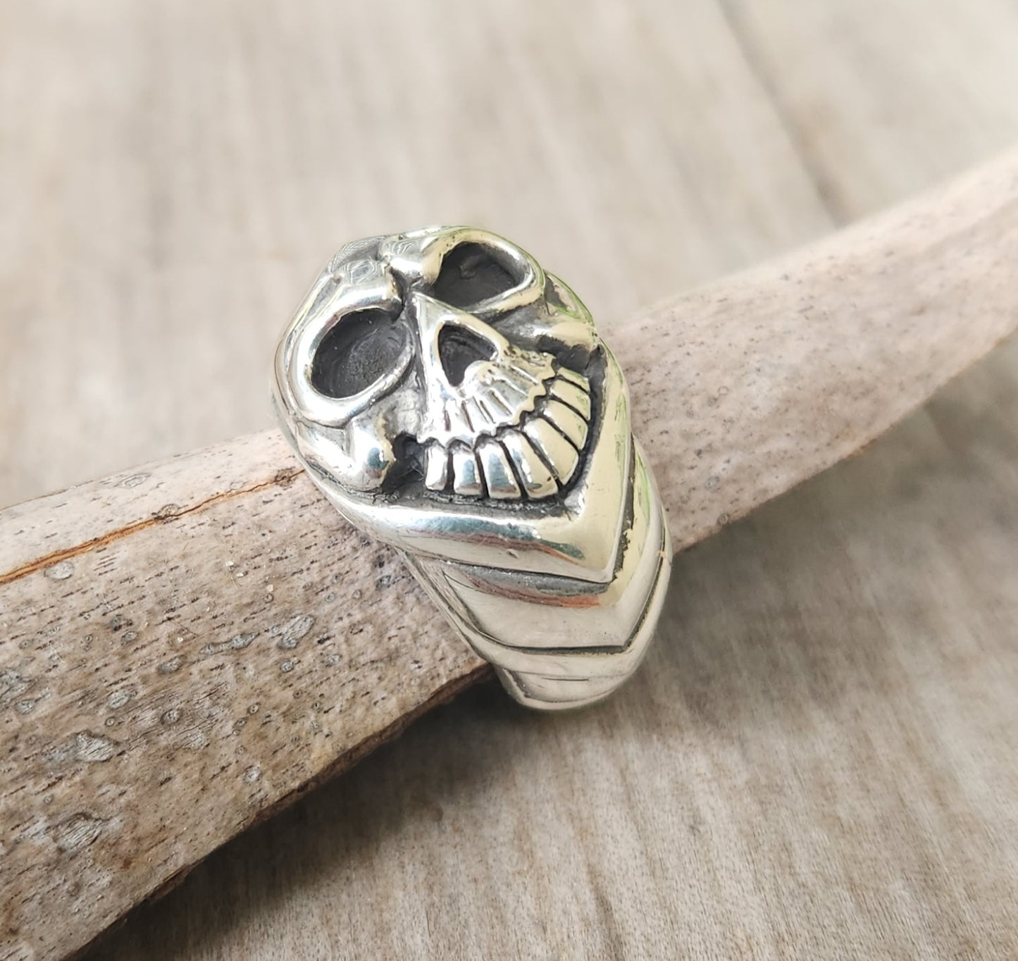 Skull ring,925 sterling silver, heavy side facing