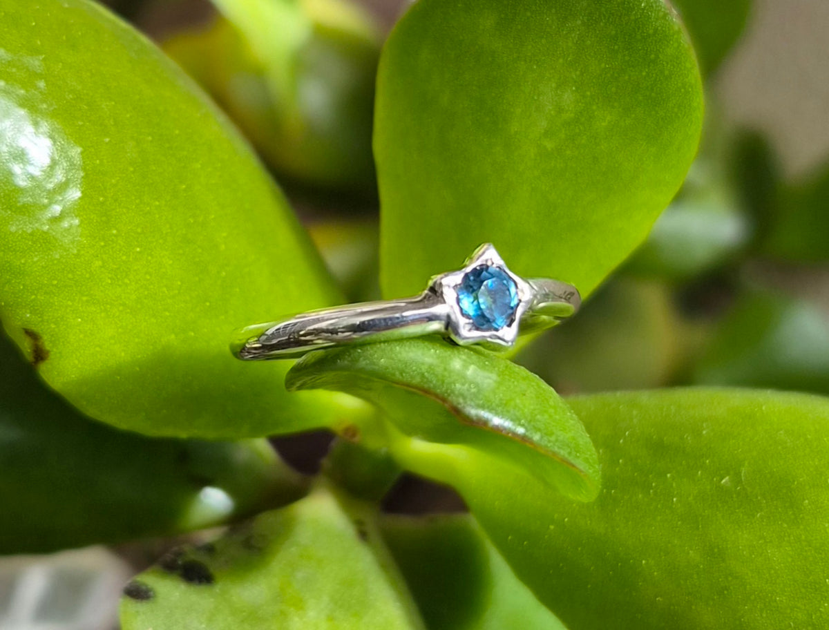 Star cz ring,925 sterling silver,2.5 mm halo band