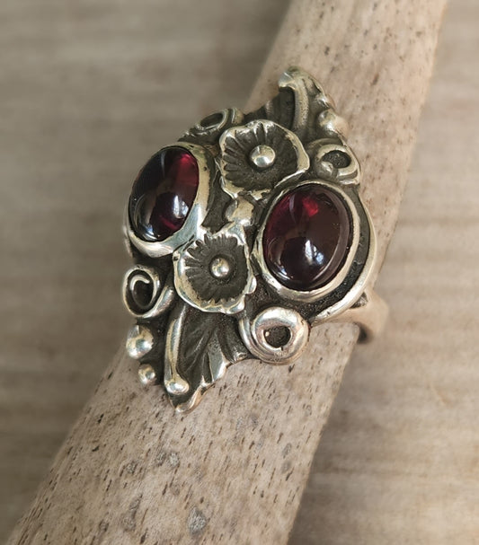 Garnet ring,leaf ring, sterling silver, flower,rockabilly,long ring,boho,gypsy,tribal
