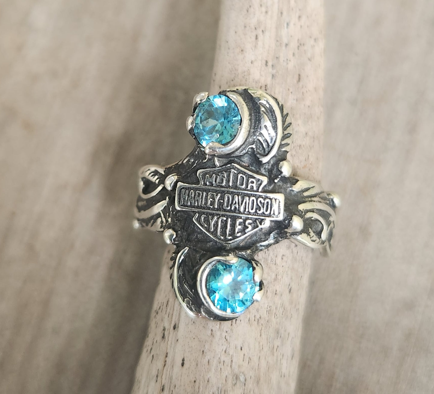 Ladies Harley Davison Vintage ring, 925 sterling silver set with blue cz.long HD ring.