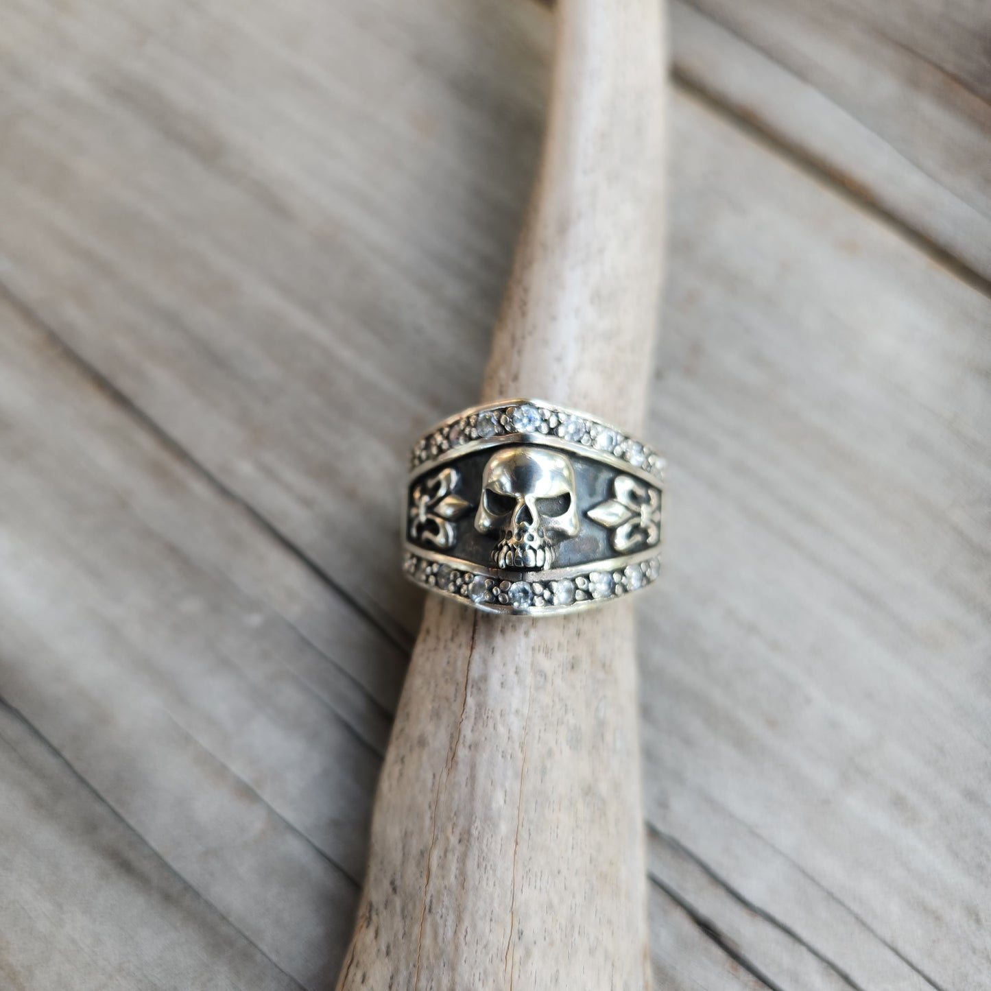 Skull ring,925 sterling silver bling,cubic zirconia,rockabilly,handmade,beautiful detail ring,pirate