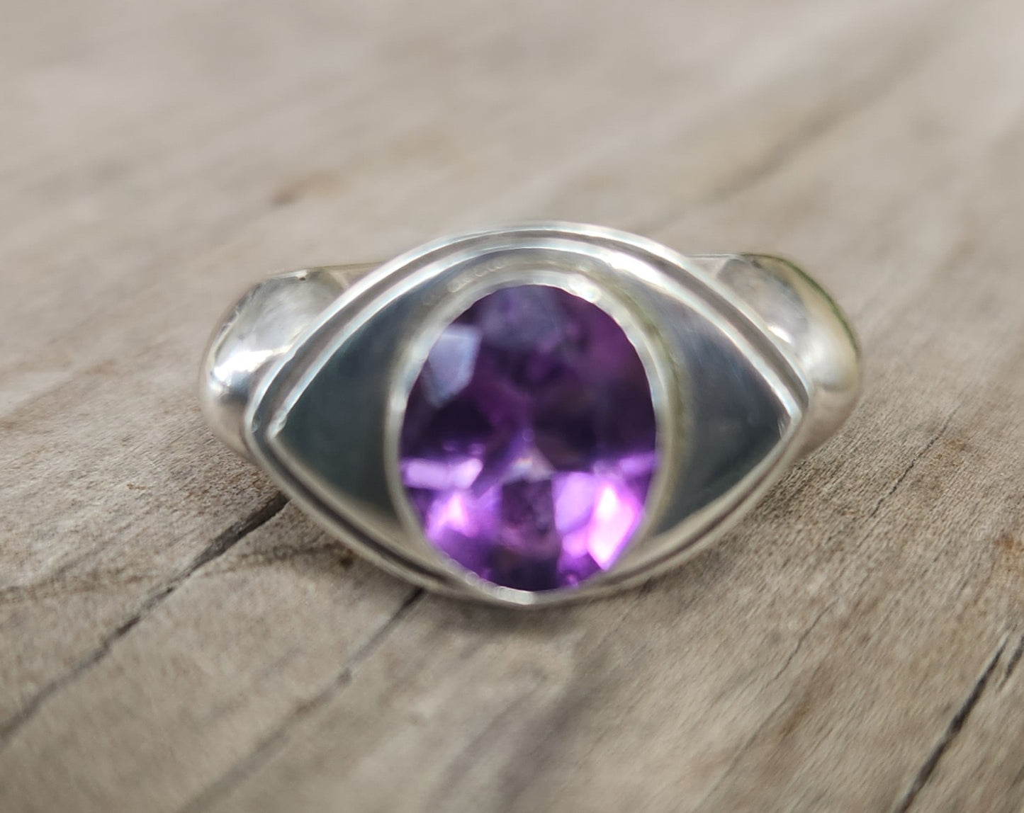 Amethyst ring,925 sterling silver,chunky eye shaped design.simple and modern,handmade, ring,goddess,boho