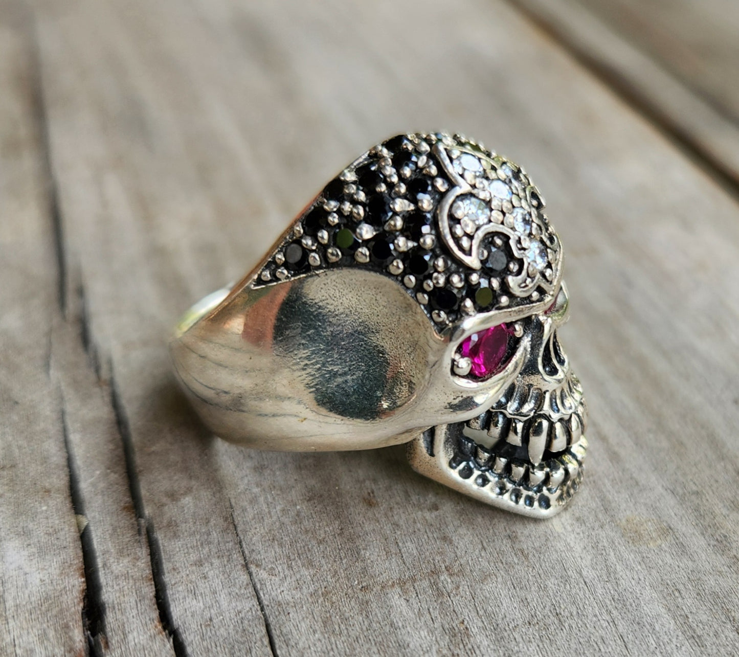 Skull ring,925 sterling silver bling,cubic zirconia,rockabilly,handmade,mens fashion,chunky ring,pirate