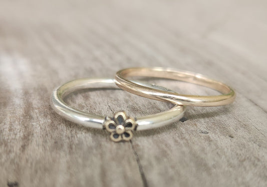 Two tone ring.9k gold flower on sterling silver band. Dainty mixed metal ring