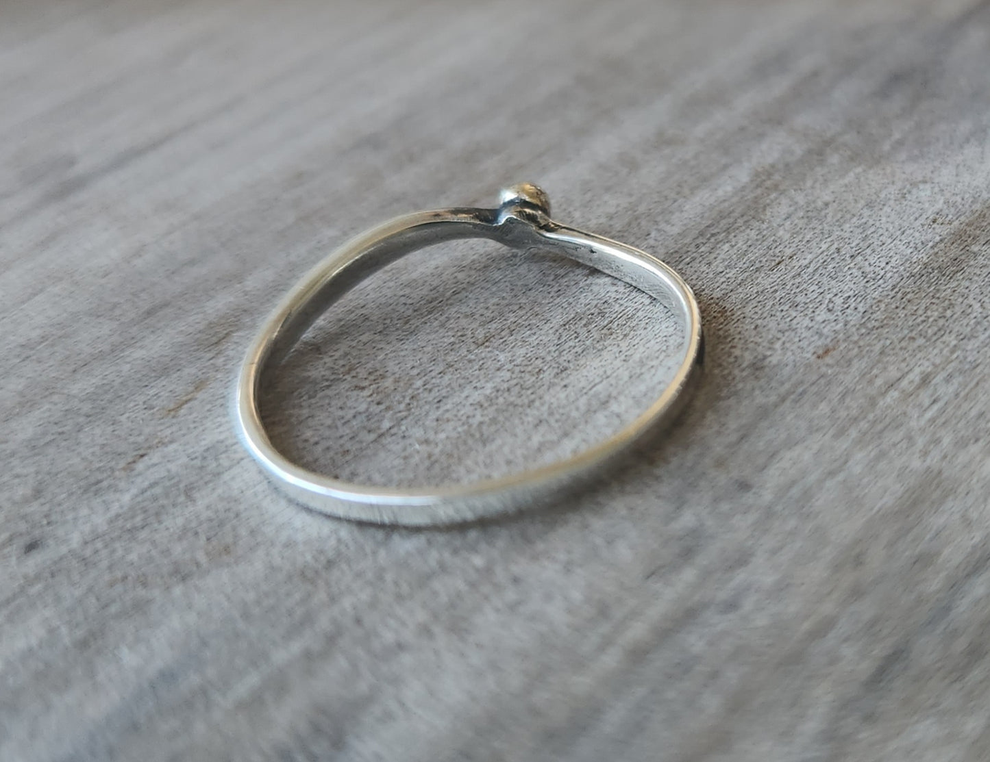 Fine silver ball ring,925 Sterling silve, dainty curved band,fine band,boho ring,thin silver ring,pinkie ring,wire ring.