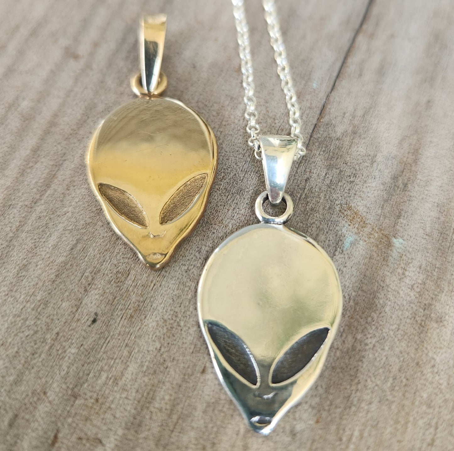 Gold Alien,ufo pendant, 9k gold,solid 9ct.