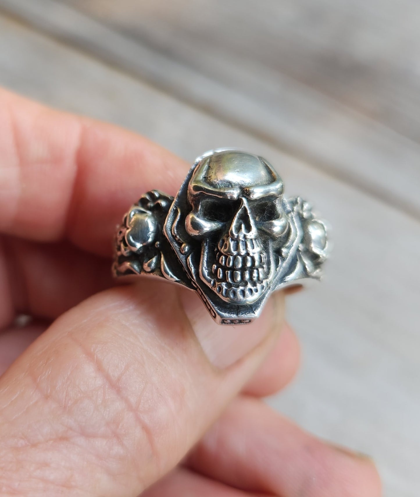 skull ring,925 sterling silver,pirate skull,ladies skull ring,handmade,gothic, punk,steampunk,pinkie skull ring,biker