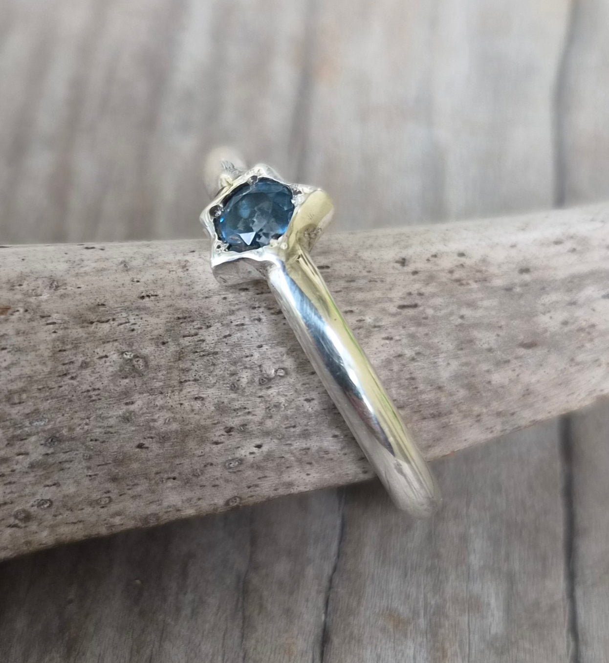 Star cz ring,925 sterling silver,2.5 mm halo band