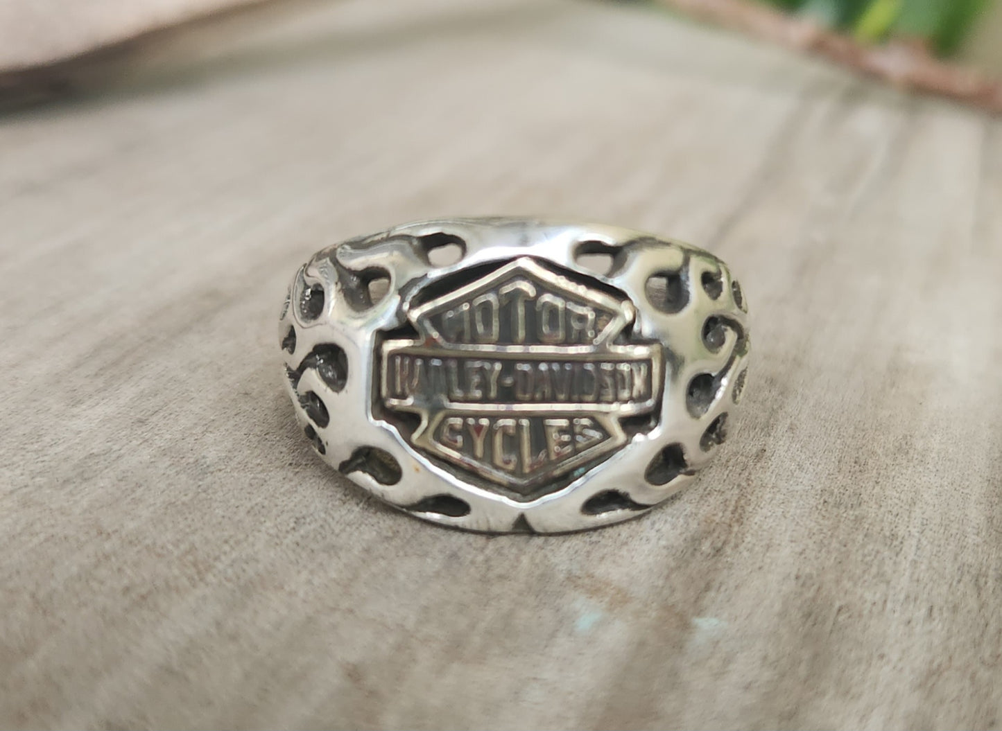 Harley Davison flame ring 925 sterling silver with brass logo. Vintage piece from 80s