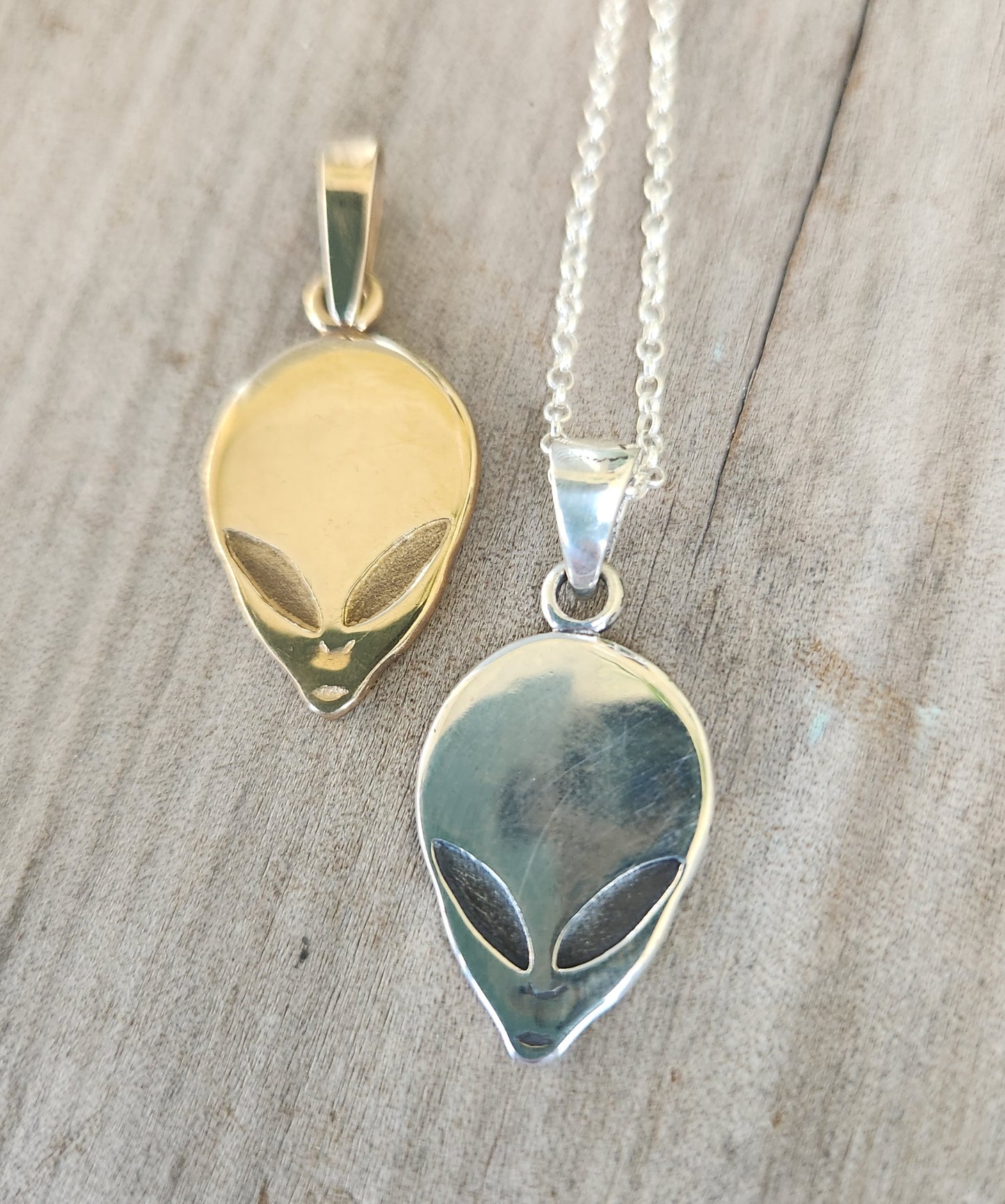 Gold Alien,ufo pendant, 9k gold,solid 9ct.