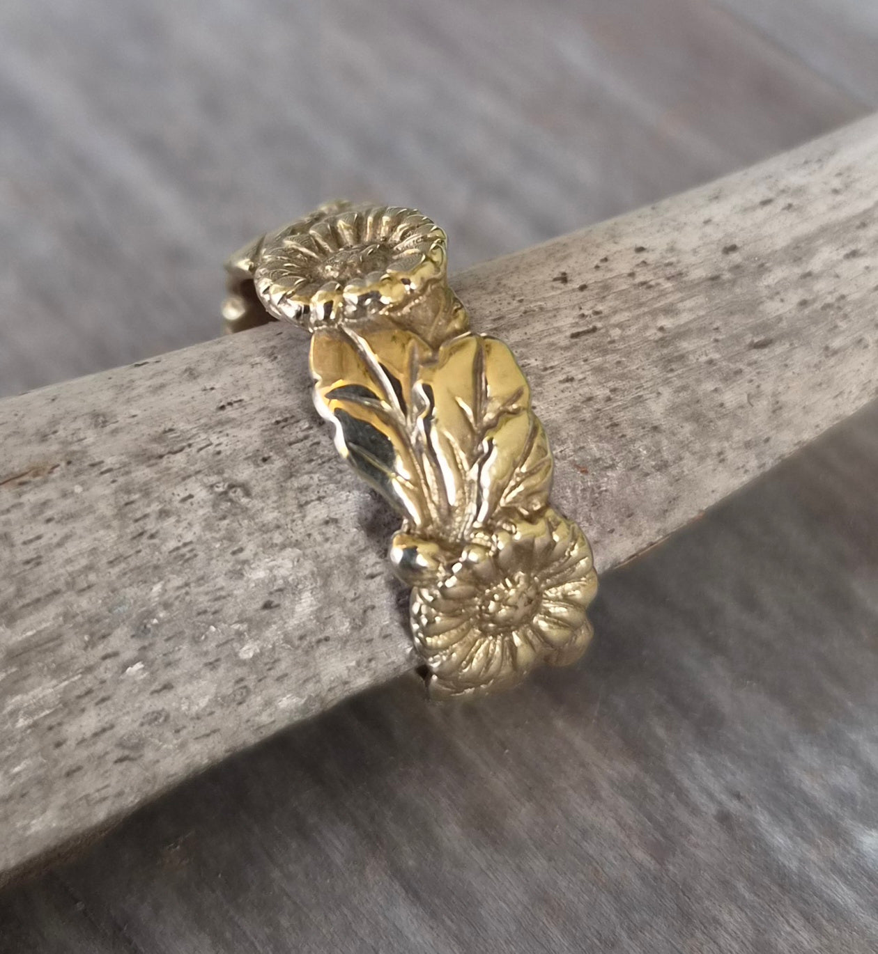 Gold sunflower ring,9ct/9k gold,solid not plated,woodland,