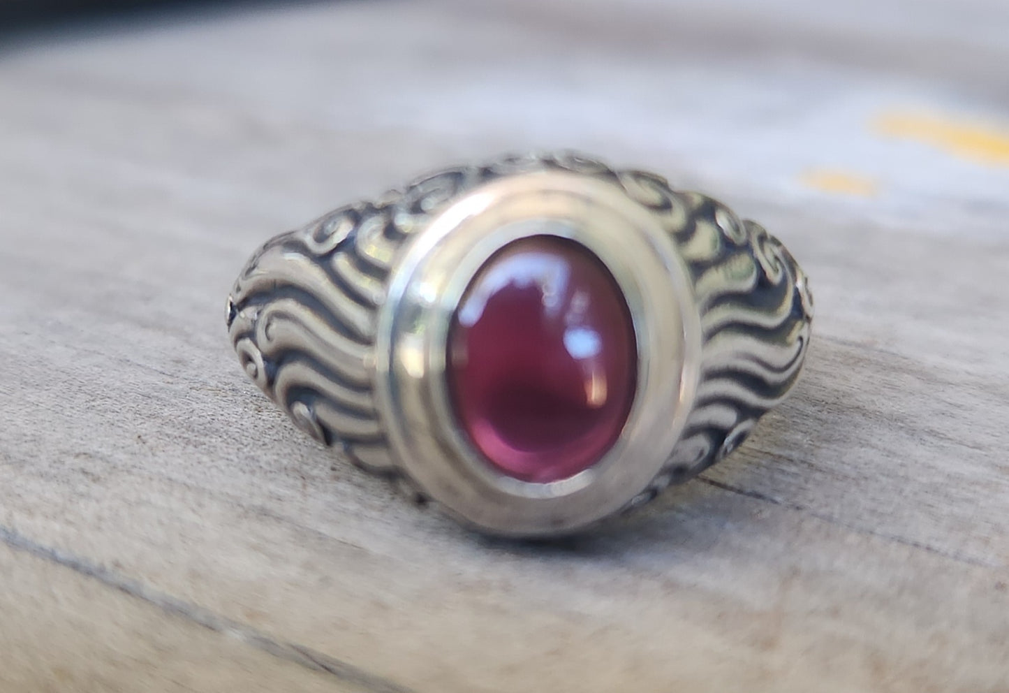 Garnet cabachon ring,925 sterling silver, swirl,wave design