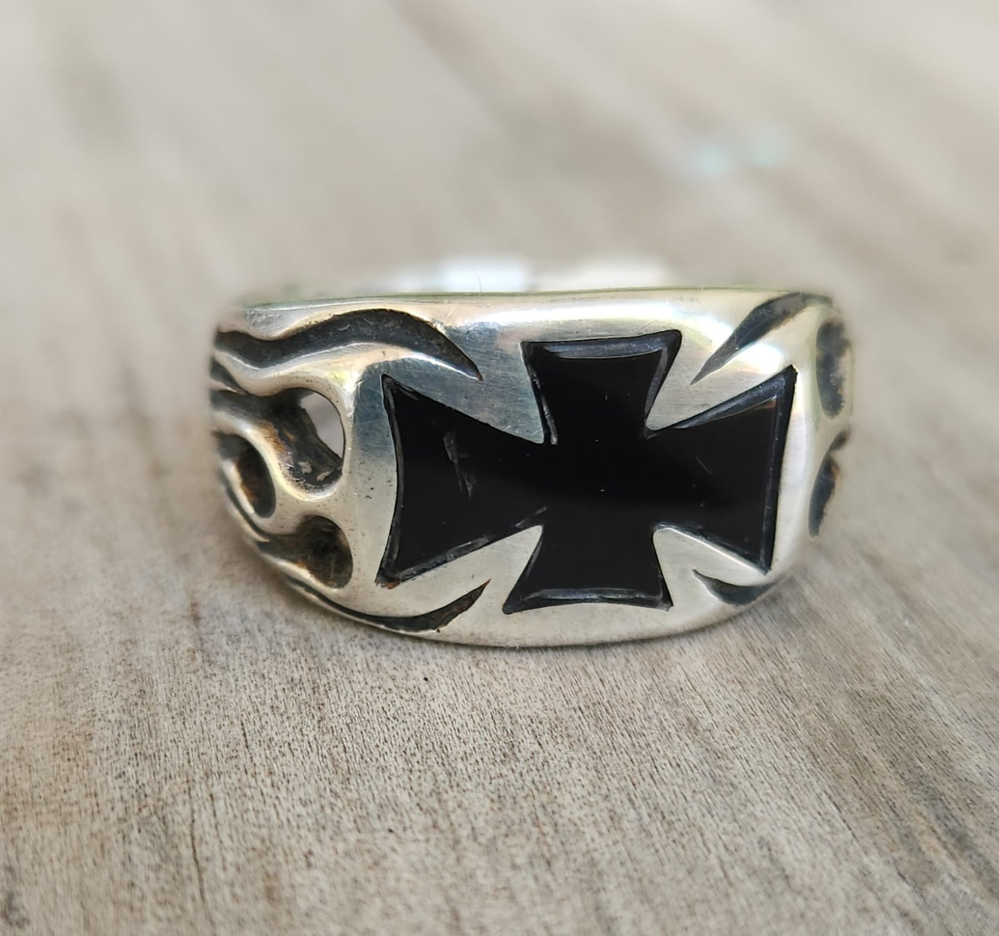 Black maltese cross ring,925 sterling silver,flame ring,steampunk,cross,gothic,punk,men's fashion,Celtic cross,chunky ring,knights templar