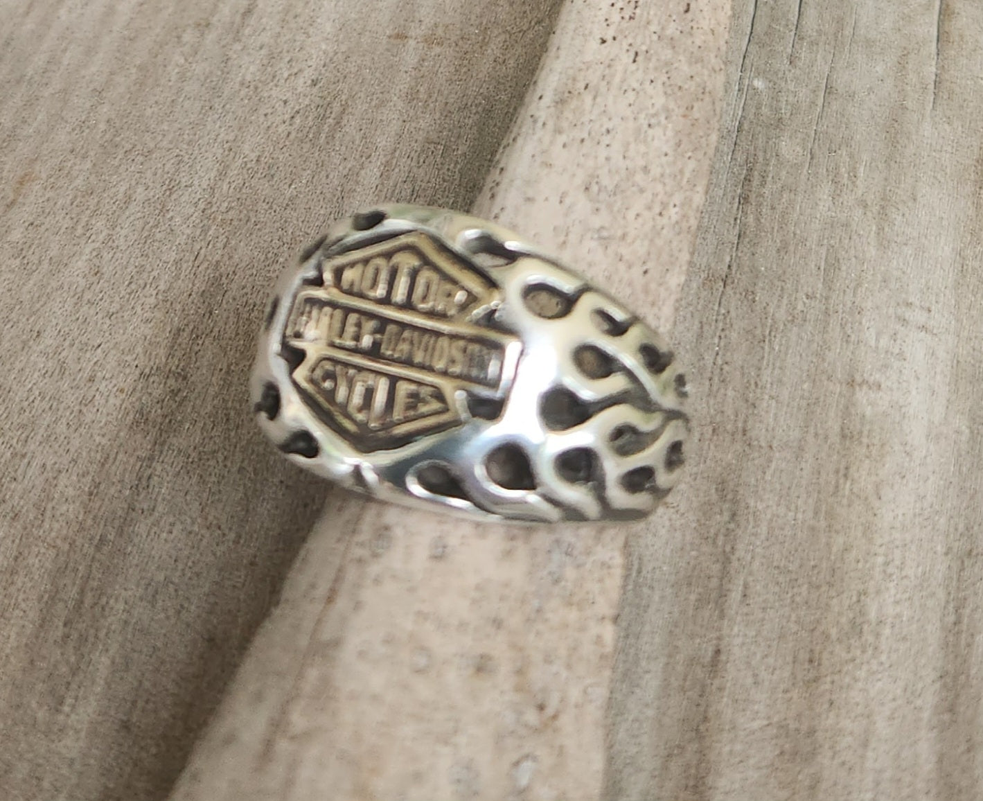 Harley Davison flame ring 925 sterling silver with brass logo. Vintage piece from 80s