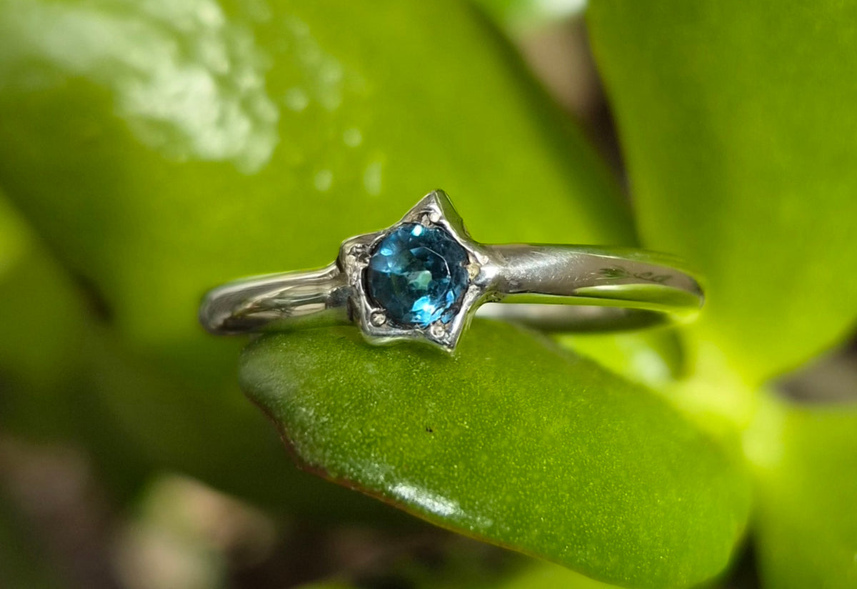 Star cz ring,925 sterling silver,2.5 mm halo band