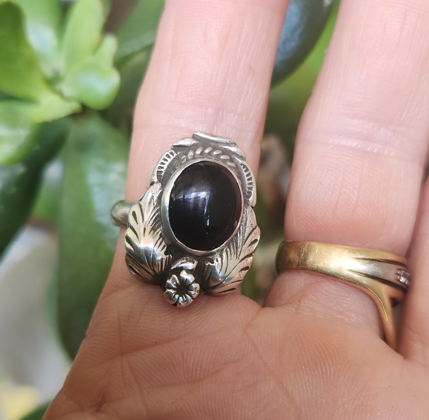 Onyx ring,sterling silver,Navajo Indian style,black stone ring,flower,leaf,boho,gypsy,tribal,handmade,women's fashion