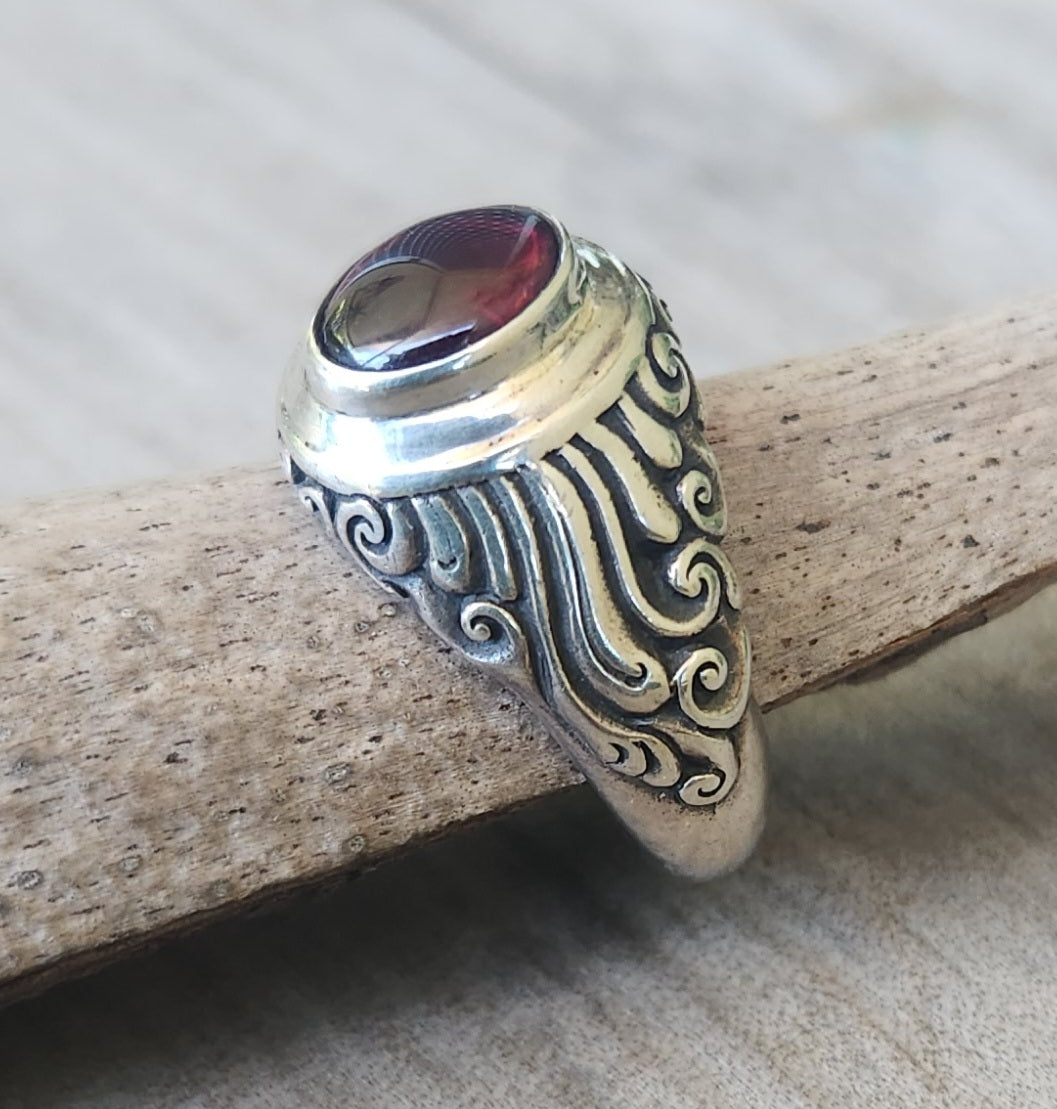 Garnet cabachon ring,925 sterling silver, swirl,wave design