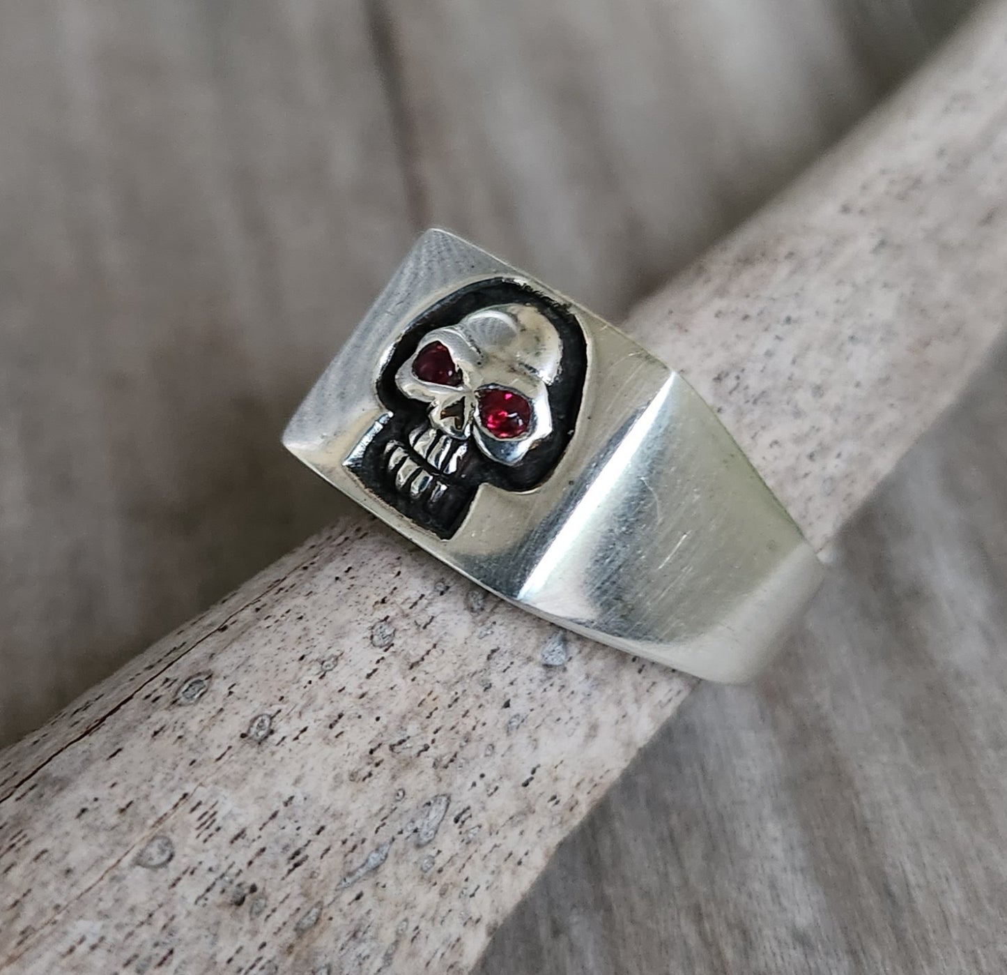 Small Skull signet ring,925 sterling silver, square signet,alternative,steampunk, gothic, punk ,pirate,hipster,man's fashion,hand made