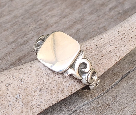 Small square signet ring,925 solid sterling silver,pinkie ring, plain signet,fine,lightweight sq top silver ring