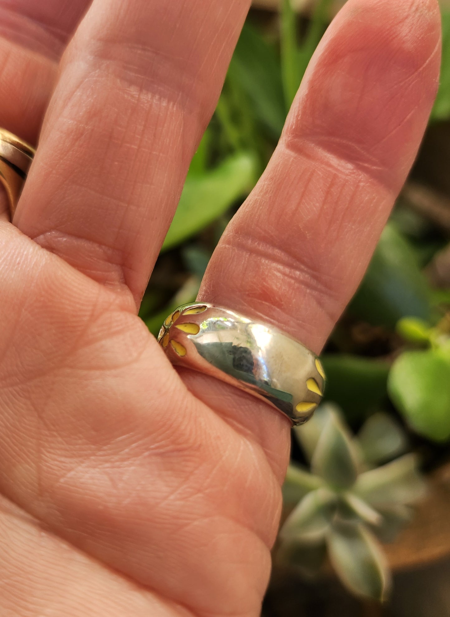 Hibiscis frangipani ring,925 sterling silver band,Hawaiian yellow enamelled flower.