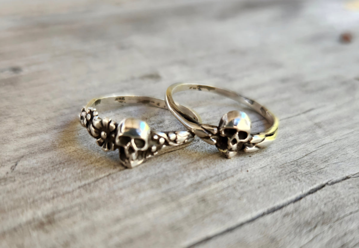 Small pinkie skull ring,925 sterling silver,tiny skull band