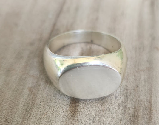 Signet ring,oval top, ring,solid signet,sterling silver,chunky,handmade,boho,college ring,blank ring,plain silver signet,unisex