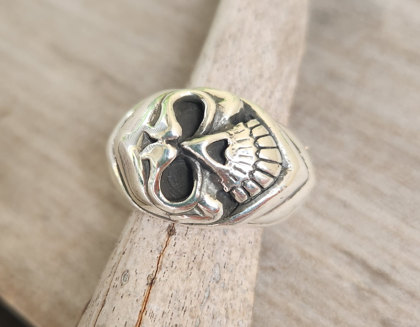 Skull ring,925 sterling silver, heavy side facing