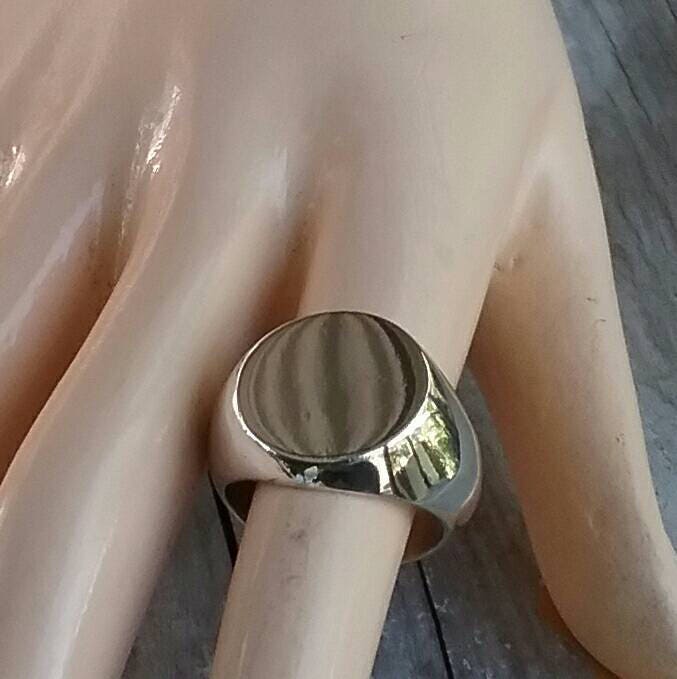 Large signet ring,chunky,solid sterling silver,round top,large plain 22gm signet,chunky mans ring,heavy,wide silver ring
