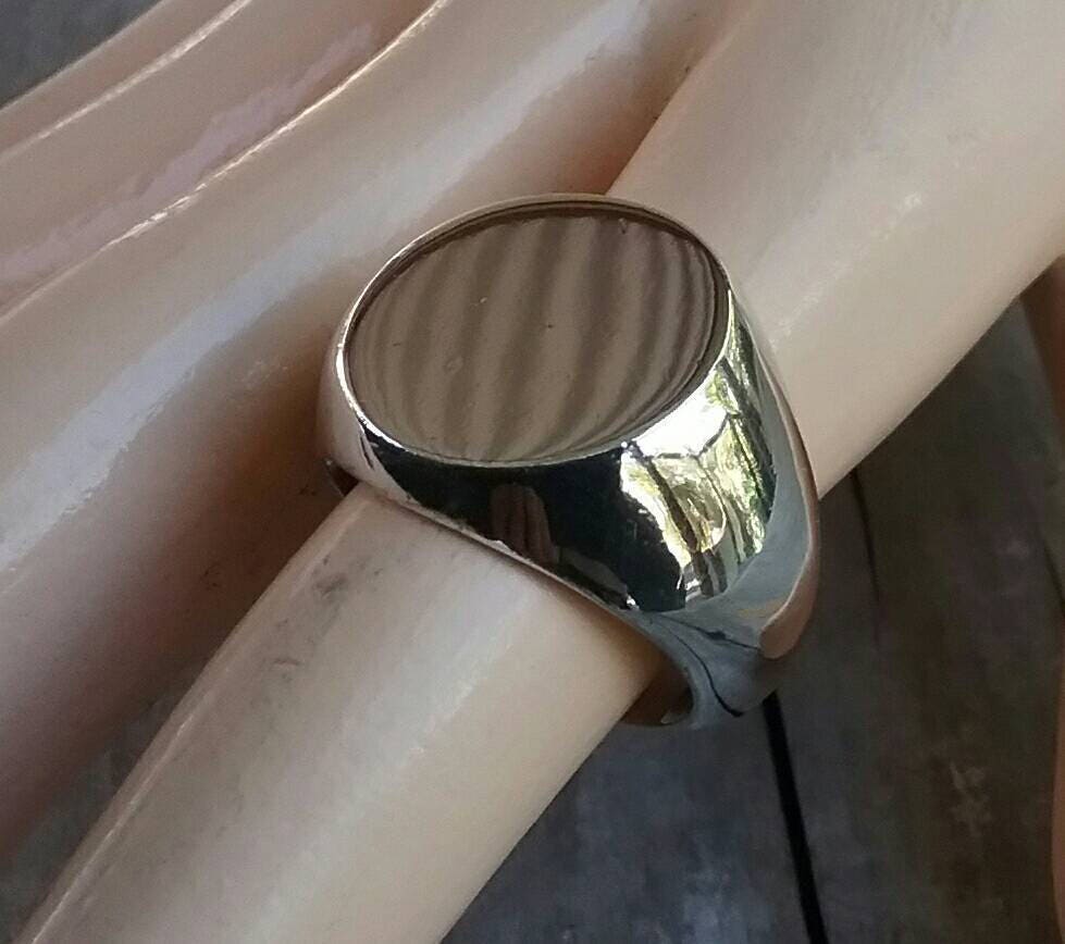 Large signet ring,chunky,solid sterling silver,round top,large plain 22gm signet,chunky mans ring,heavy,wide silver ring