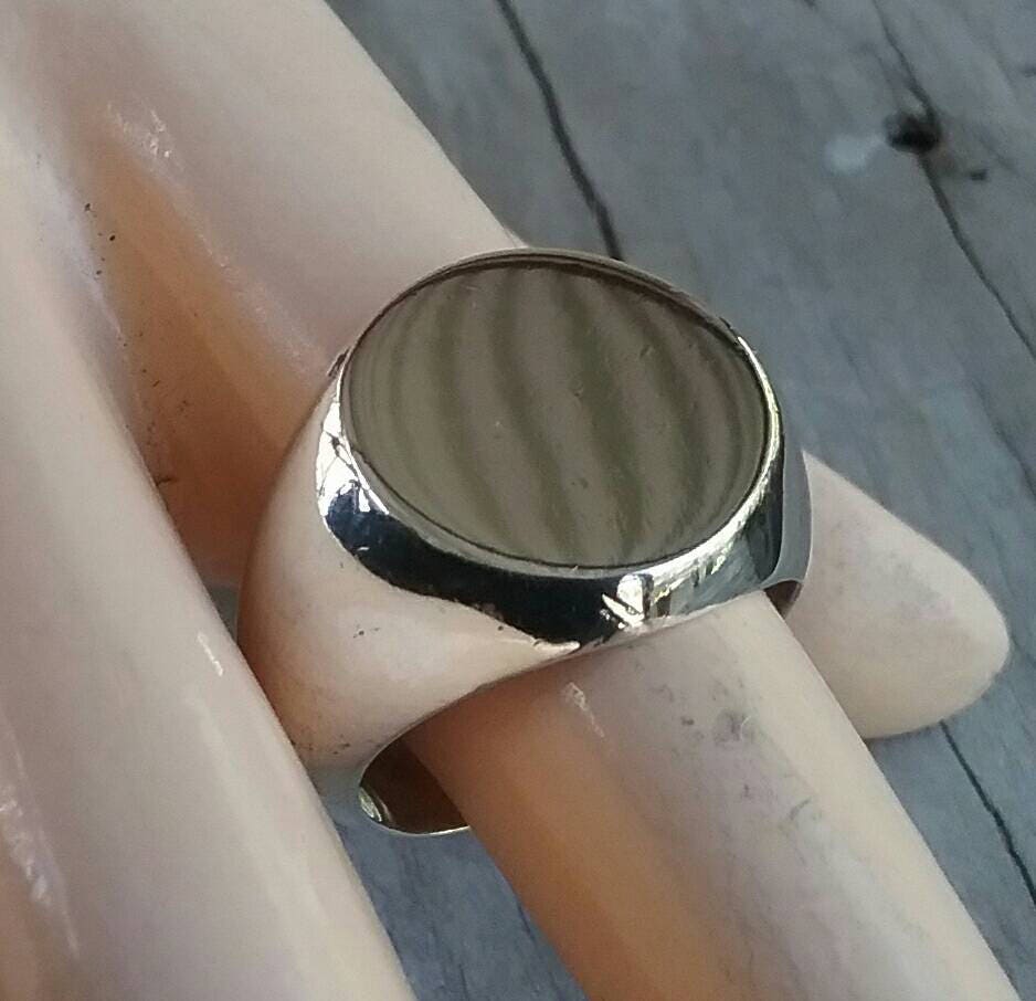 Large signet ring,chunky,solid sterling silver,round top,large plain 22gm signet,chunky mans ring,heavy,wide silver ring