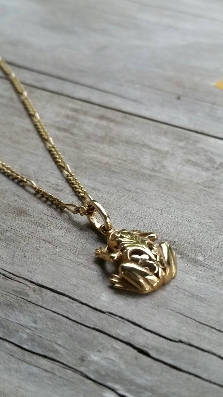 Gold frog pendant,9k gold charm ,filegree, 9ct gold,woodland, frog necklace