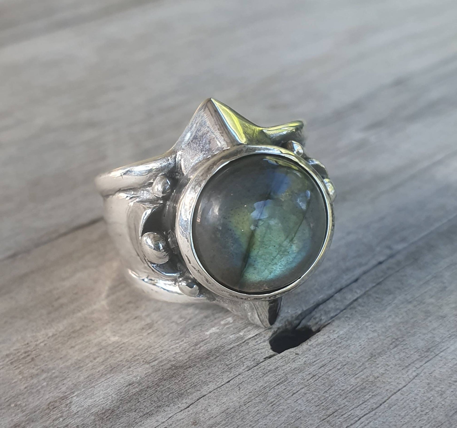 Labradorite ring,sterling silver,labradorite, chunky unisex ring,wedding ring,blue green stone,boho,gemstone ring,handmade, retro ,signet