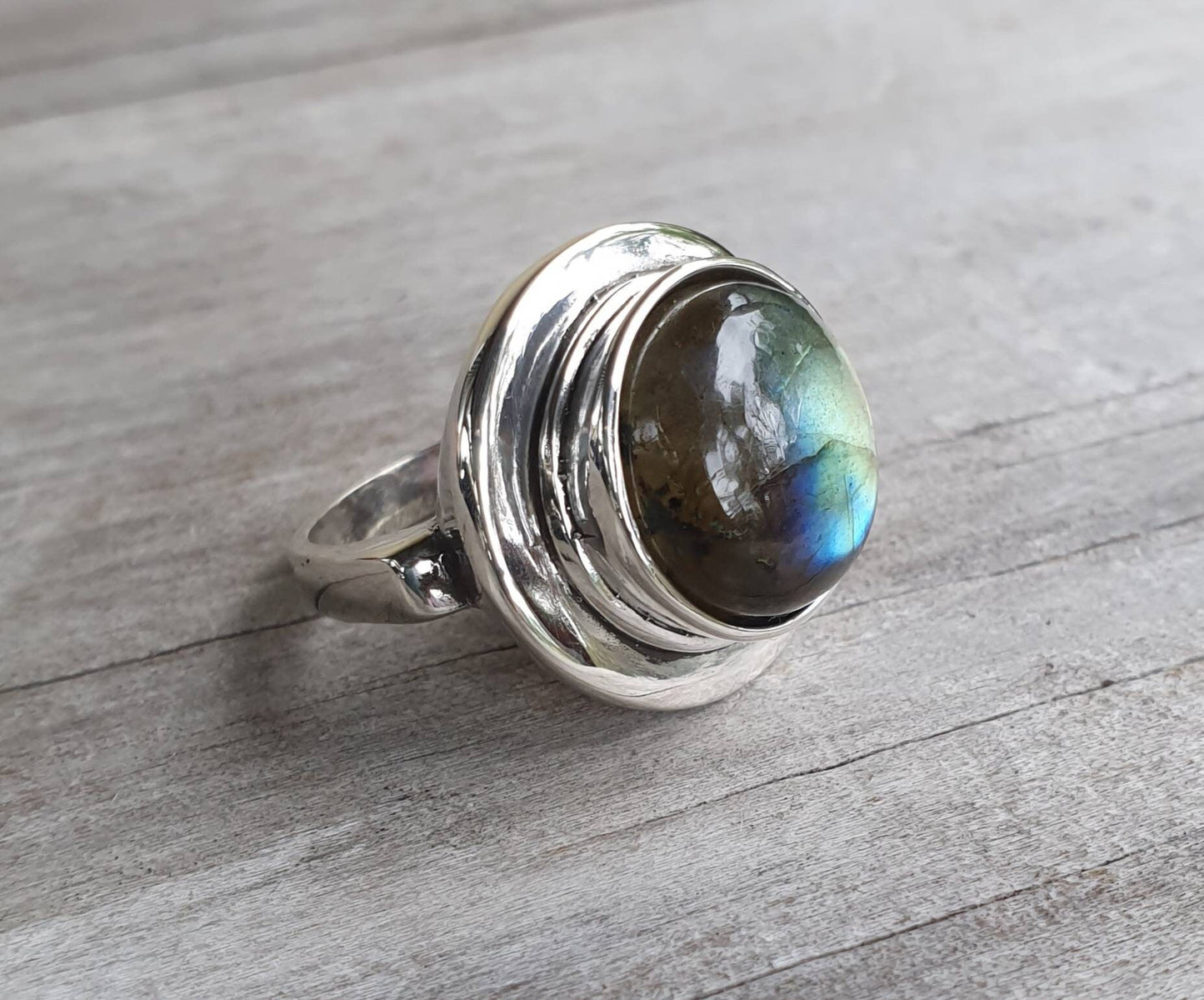 Labradorite ring,sterling silver,,chunky ring,wedding ring,blue green stone,boho,gemstone ring,handmade, retro ring,modern,industrial,signet