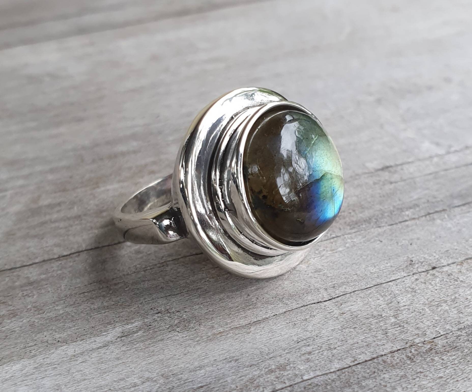 Labradorite ring,sterling silver,,chunky ring,wedding ring,blue green stone,boho,gemstone ring,handmade, retro ring,modern,industrial,signet