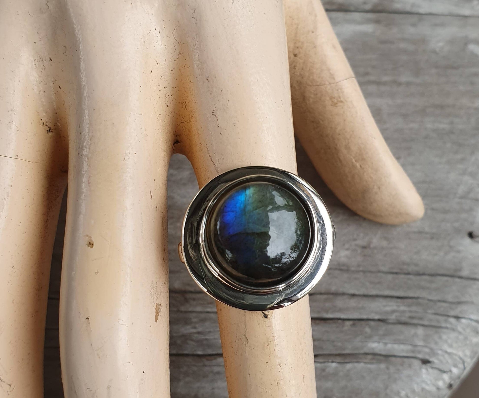 Labradorite ring,sterling silver,,chunky ring,wedding ring,blue green stone,boho,gemstone ring,handmade, retro ring,modern,industrial,signet